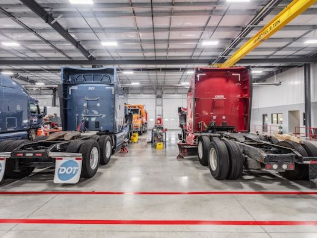 photo of service dept TLG Peterbilt Tipp City