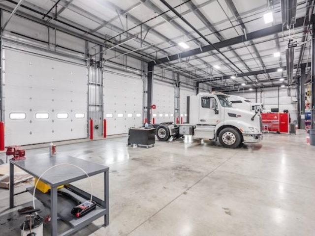 photo of service dept. TLG Peterbilt Tipp City